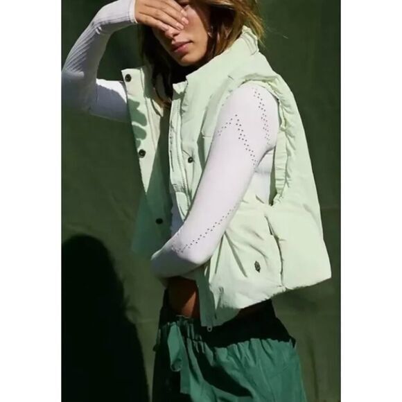 New! Free People Movement Sight Seein’ puffer vest in mint green, size S - Picture 2 of 16